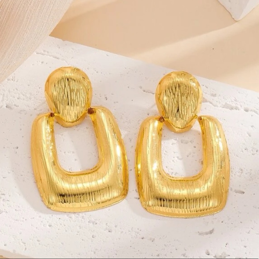 18K Gold Plated Door Knocker | Luxury Boutique Statement Earrings | NWT - Picture 3 of 9